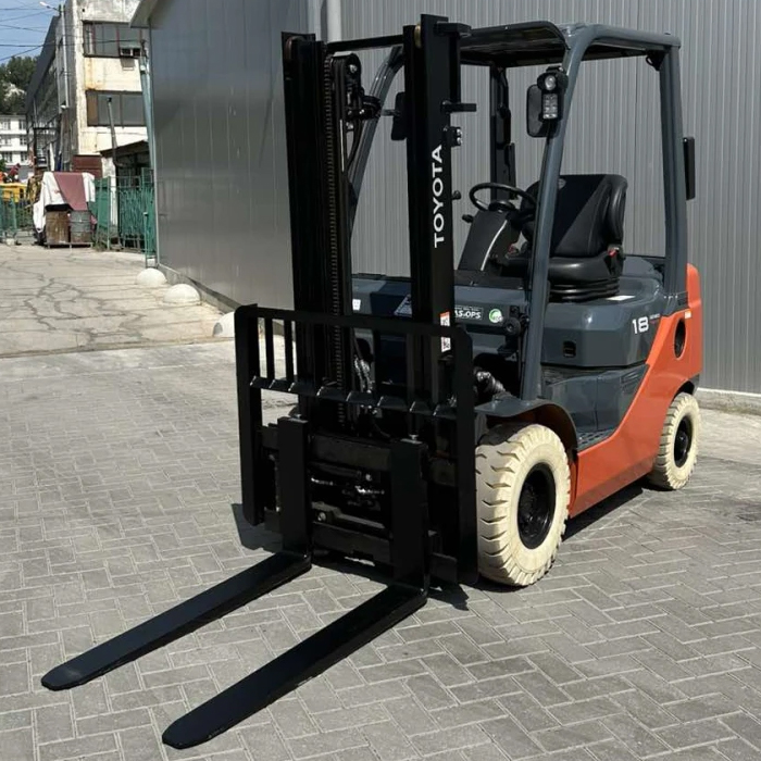 toyota-42-8fdl18-1